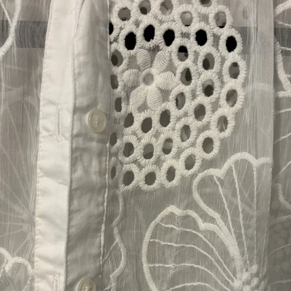 Tristan White Floral Eyelet Cap-Sleeve Blouse - Picture 4 of 8